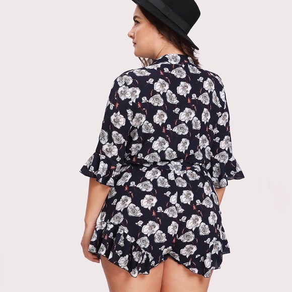 💥 LAST ONE Floral Tie Front Ruffle Sleeve Romper - Picture 2 of 5